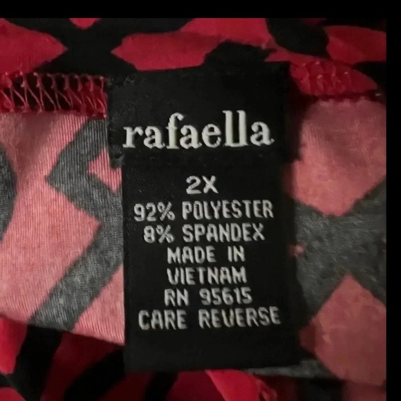 Rafaela Chic Geometric Patterned Top Size 2X - Picture 3 of 3